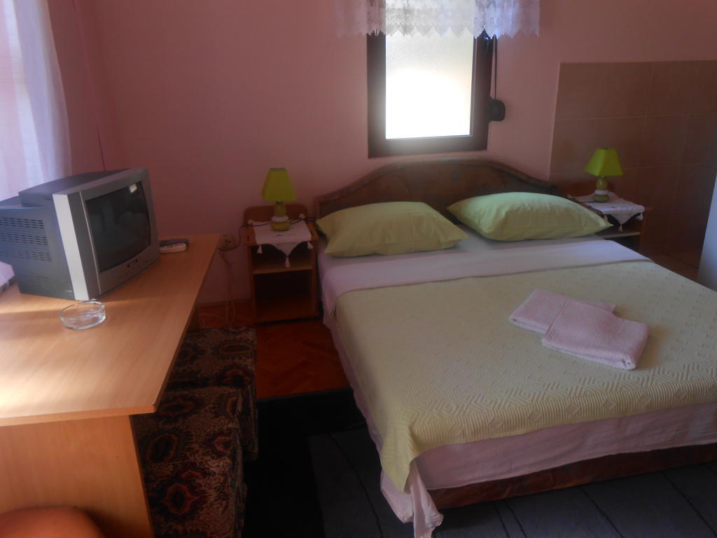 Apartments & Hostel Zdrava Hrana Mostar Bilik gambar